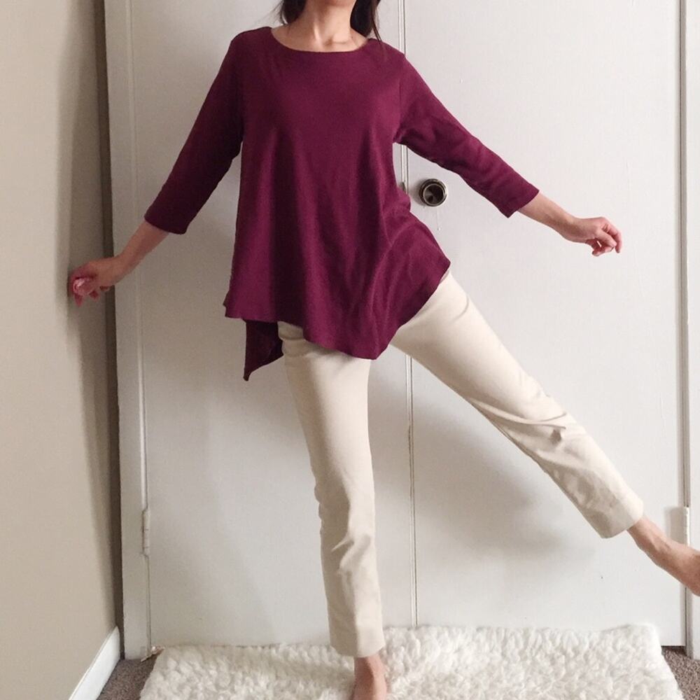 Metropolitan Maroon Stretch Top.--BA7